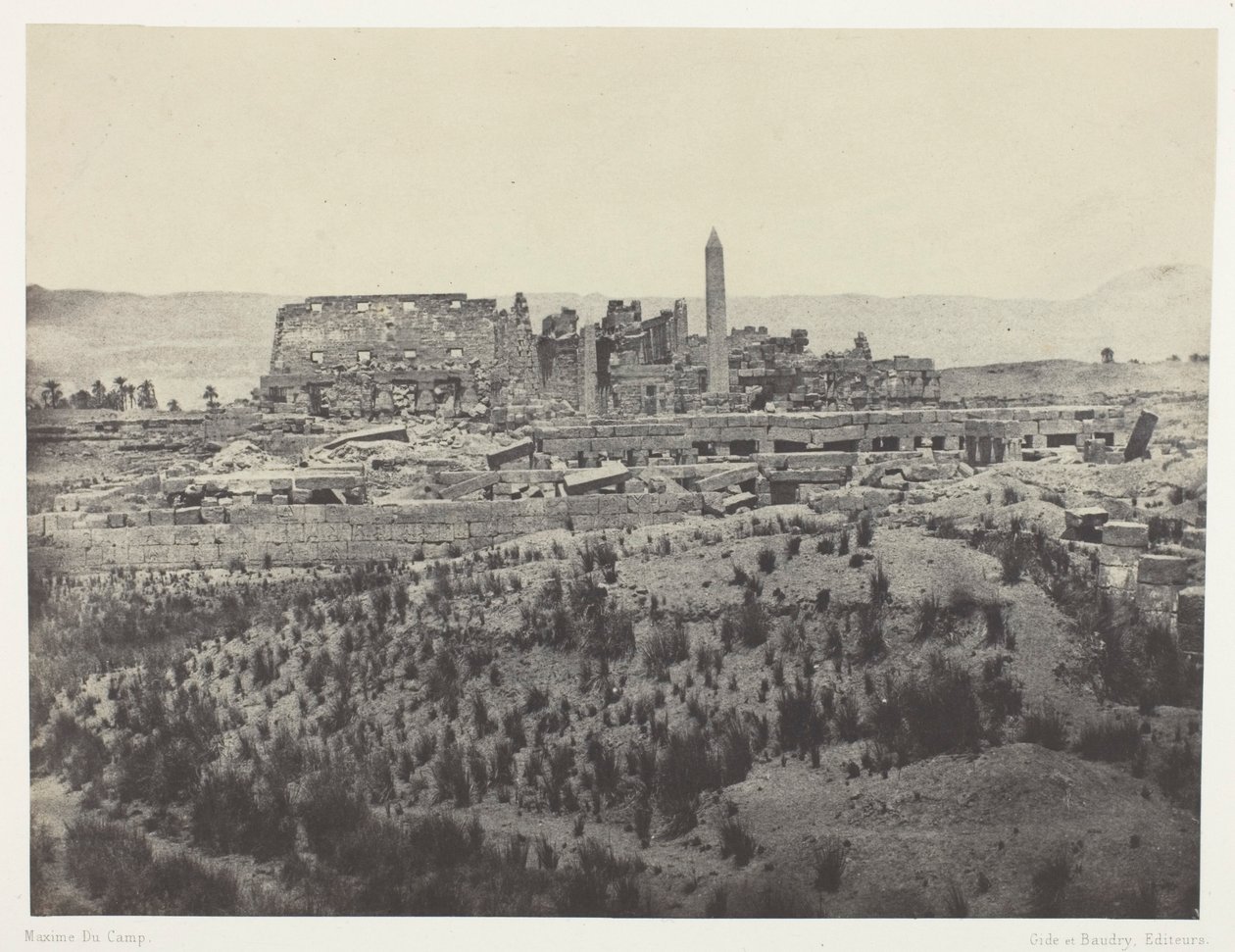 Palasset i Karnak, oversiktsbilde av ruinene, sett fra øst; Theben, plansje 31 fra albumet «Egypt, Nubia, Palestina og Syria» (1852) av Maxime Du Camp