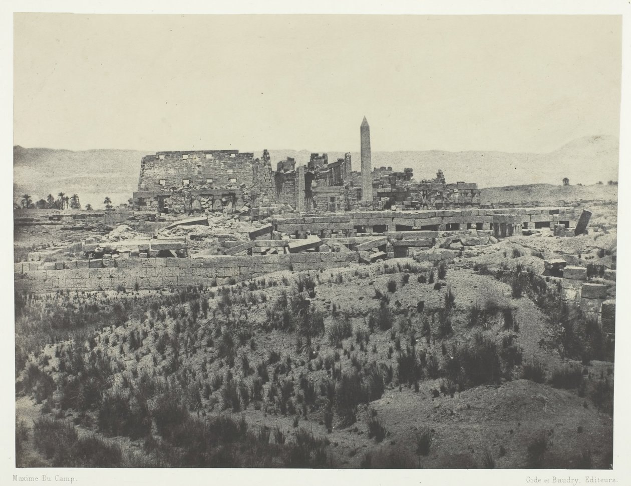 Karkak Palace, General View of the Ruins, Looking East, Theben, 184951, trykt 1852. av Maxime Du Camp