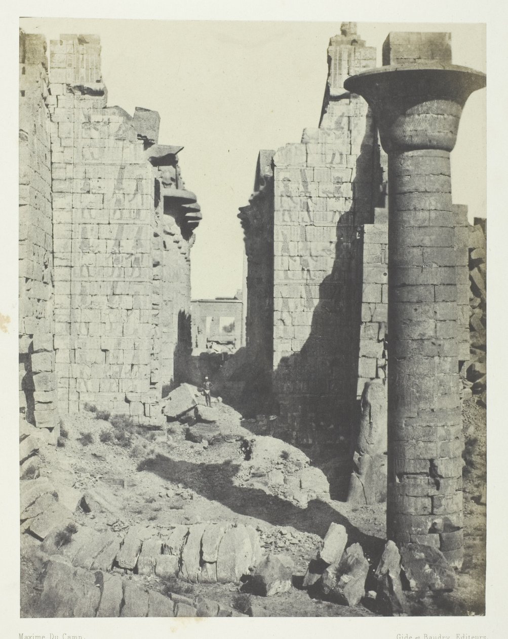 Karnak-palasset, Bubastittenes domstol og hovedinngangen til Hypostyle Hall; Theben av Maxime Du Camp