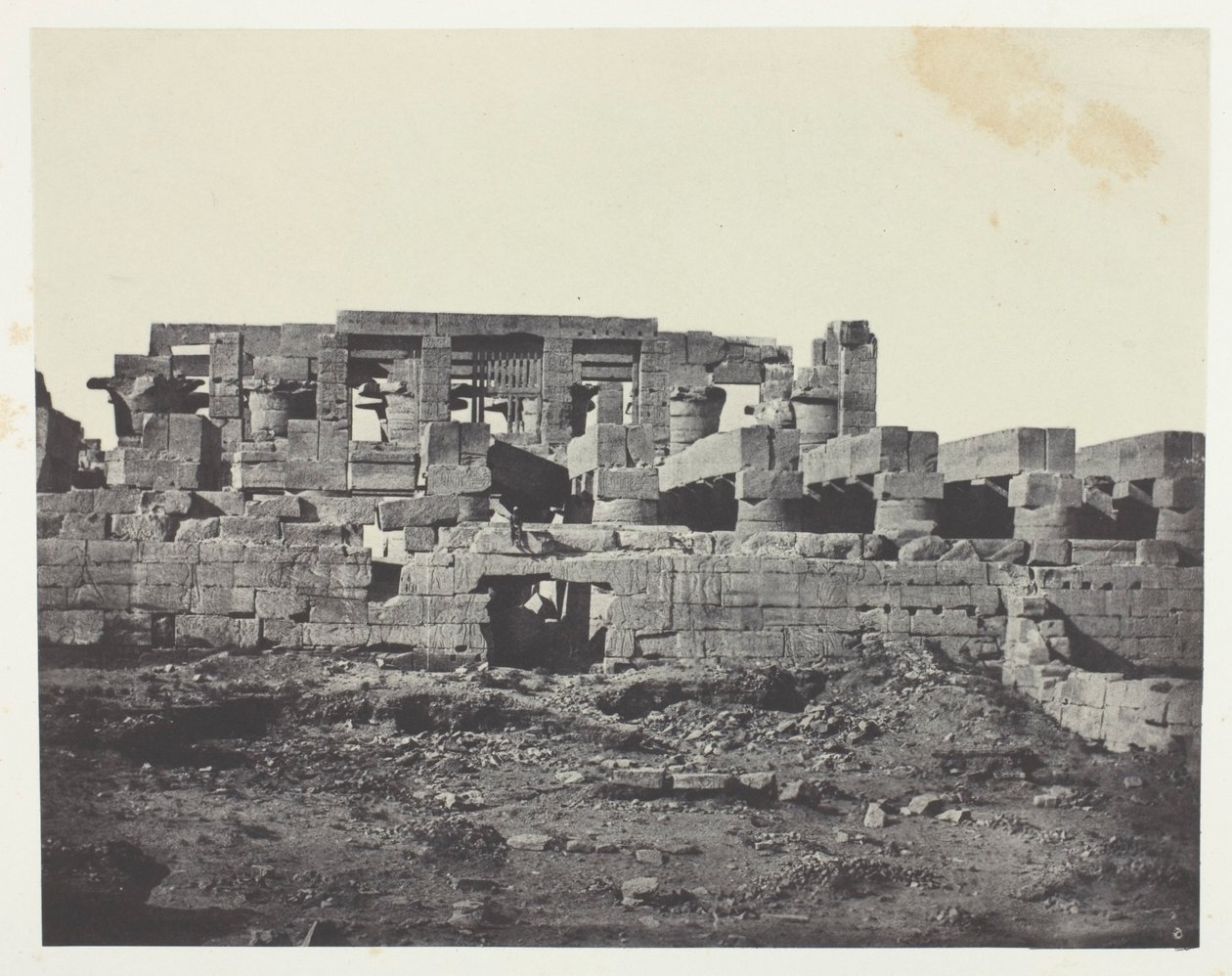 Karnak Palace, sørlige inngangen til Hypostyle Hall; Theben av Maxime Du Camp