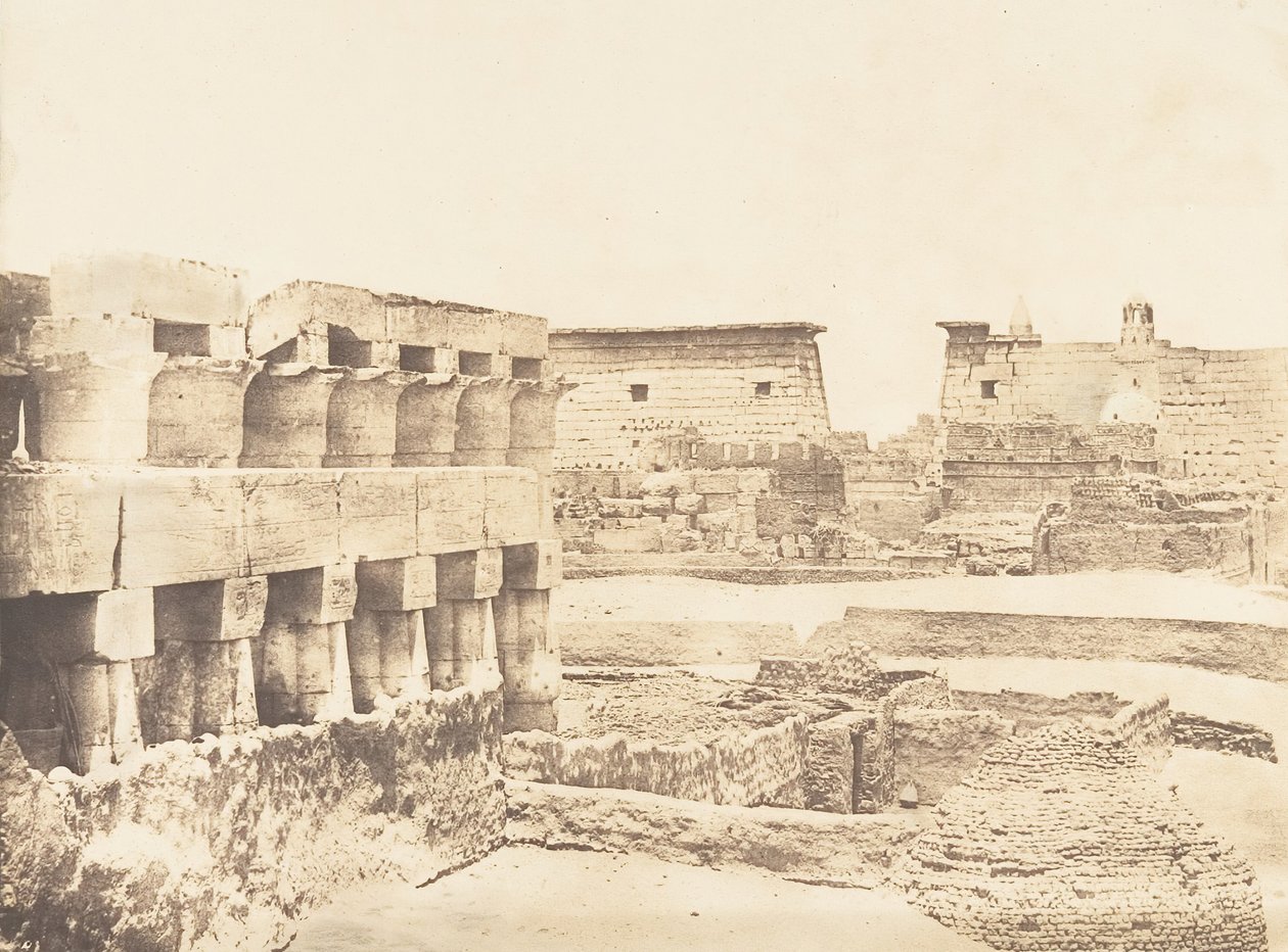Palace and Village of Luxor, hentet fra sør, Theben, 1849-50. av Maxime Du Camp