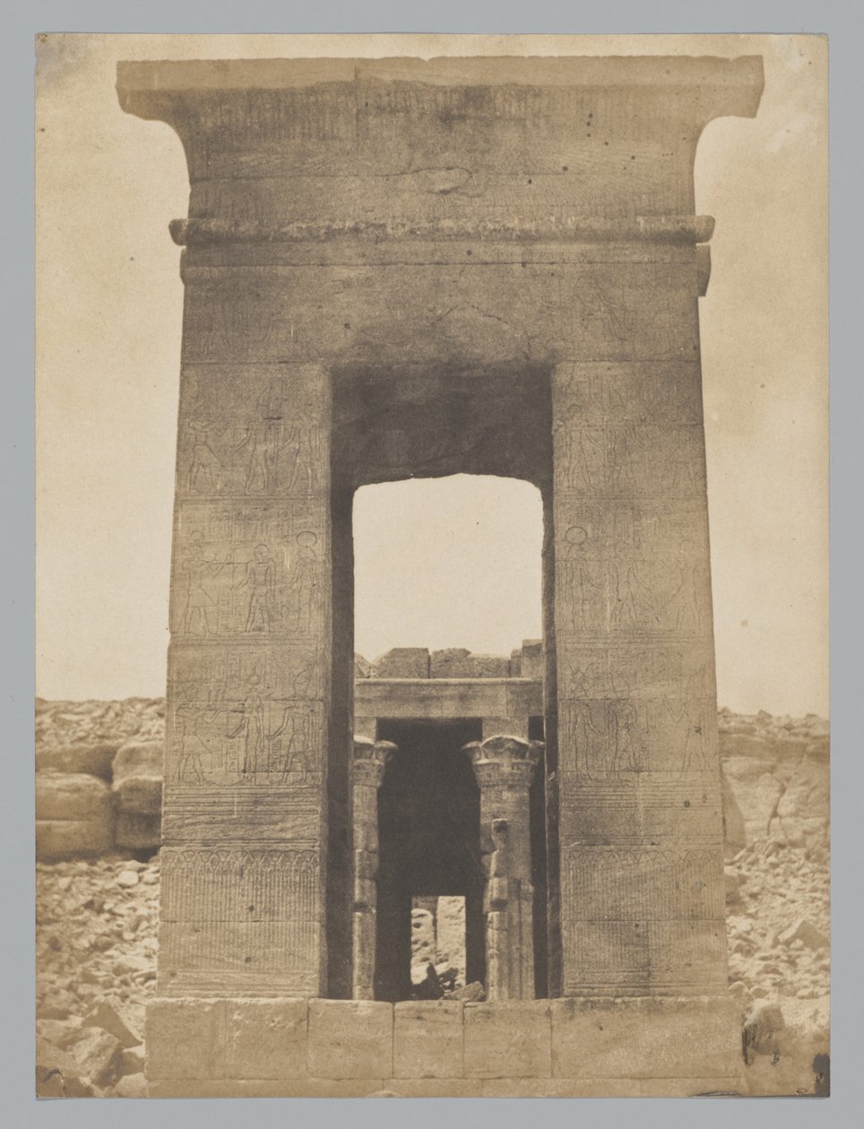 Propylon ved Dendur-tempelet (Krepsens vendekrets) av Maxime Du Camp