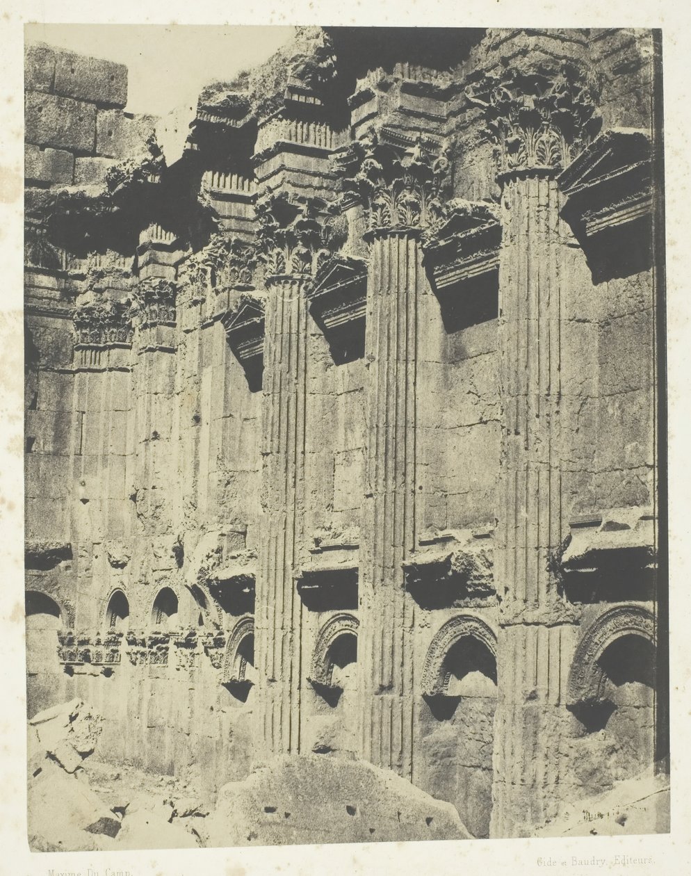 Jupiter-tempelet i Baalbeck Heliopolis, Interior of Naos, Syria, 184951, trykt 1852. av Maxime Du Camp