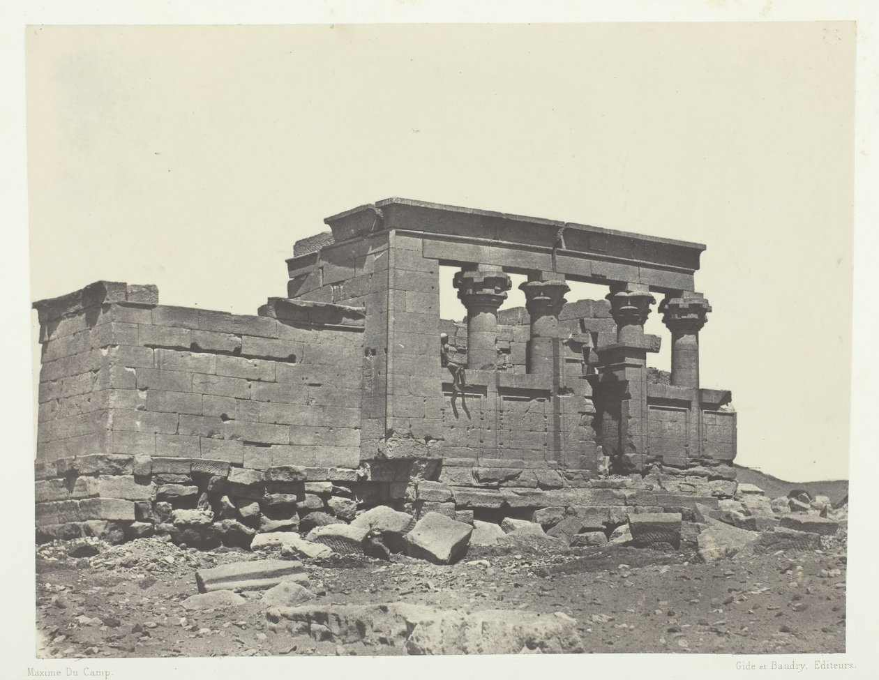 Temple of Débôd, Parembole fra Antonine Route, Nubia, 184951, trykt 1852. av Maxime Du Camp