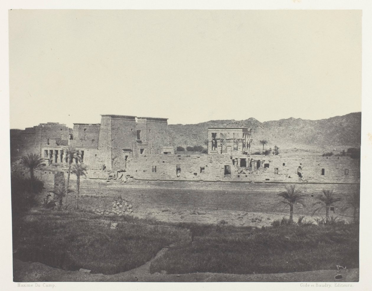 Utsikt tatt fra øya Beghé, mot vest, Philoe; Nubia, plate 68 fra albumet «Egypt, Nubia, Palestina og Syria» (1852) av Maxime Du Camp