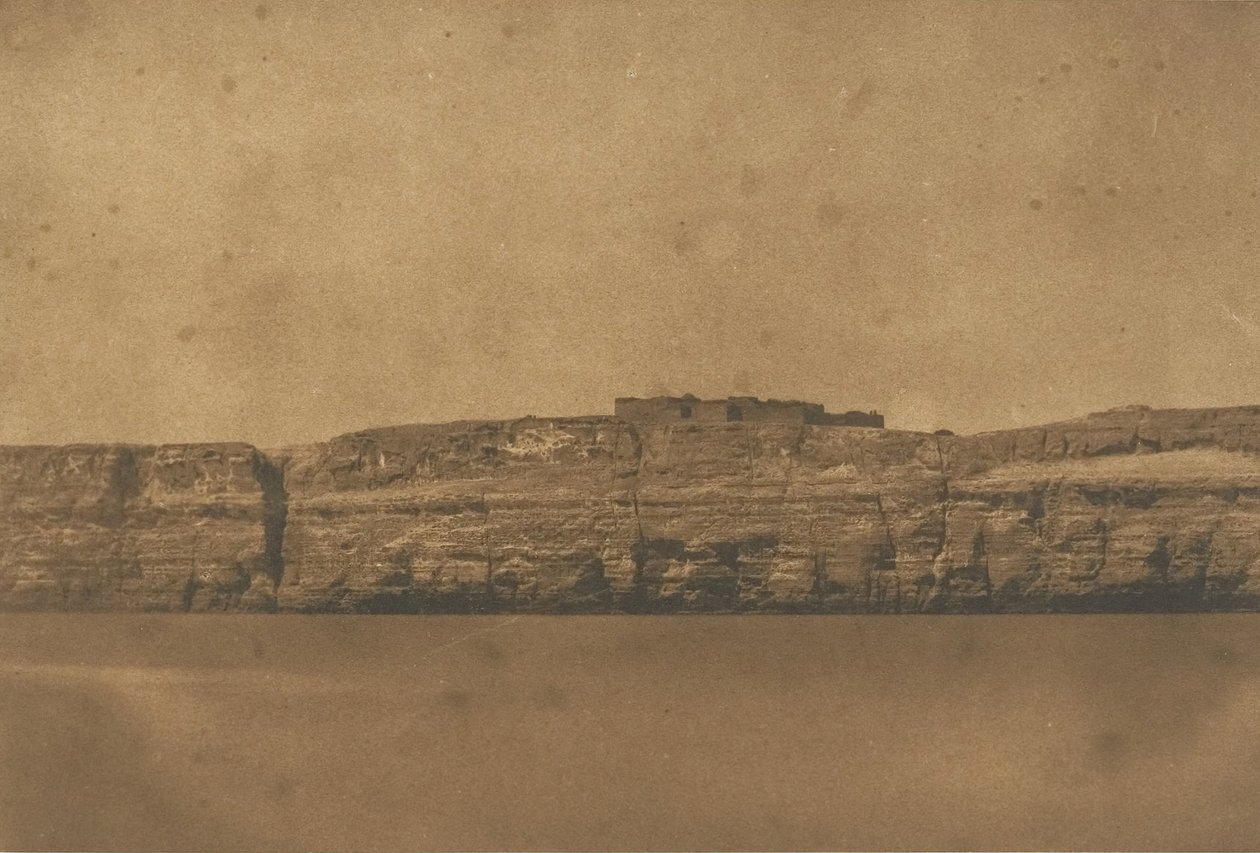 Utsikt over Djebel-el-teir og klosteret med remskiven, 1850. av Maxime Du Camp