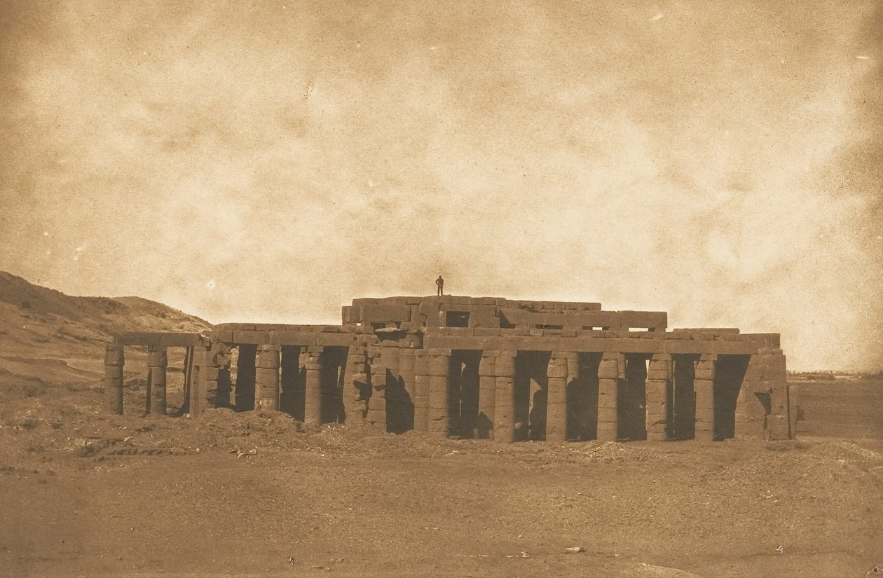 Generell utsikt over ruinene av Rhamesseum, ved Thebes Osymandian Tomb, 1849-50. av Maxime Du Camp