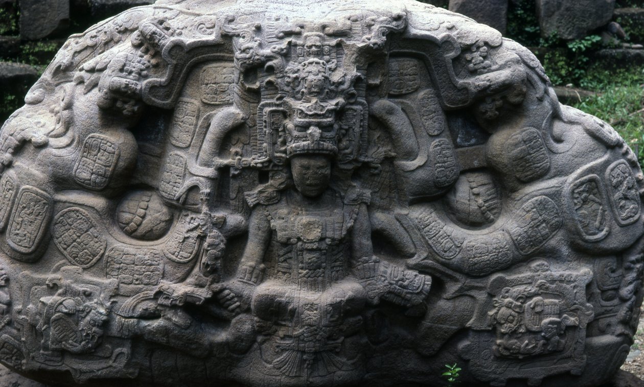 Zoomorf stein P, sen klassisk periode (600-900 e.Kr.) av Mayan