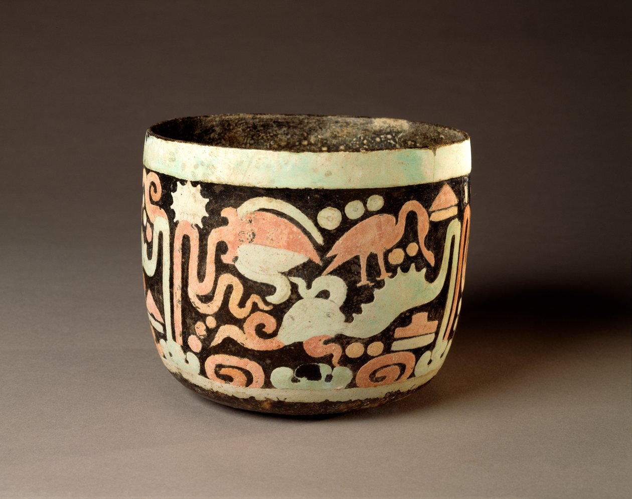 Skål med vannscene, Guatemala, Middle Classic, 500-700 (keramikk med malt stukk) av Mayan