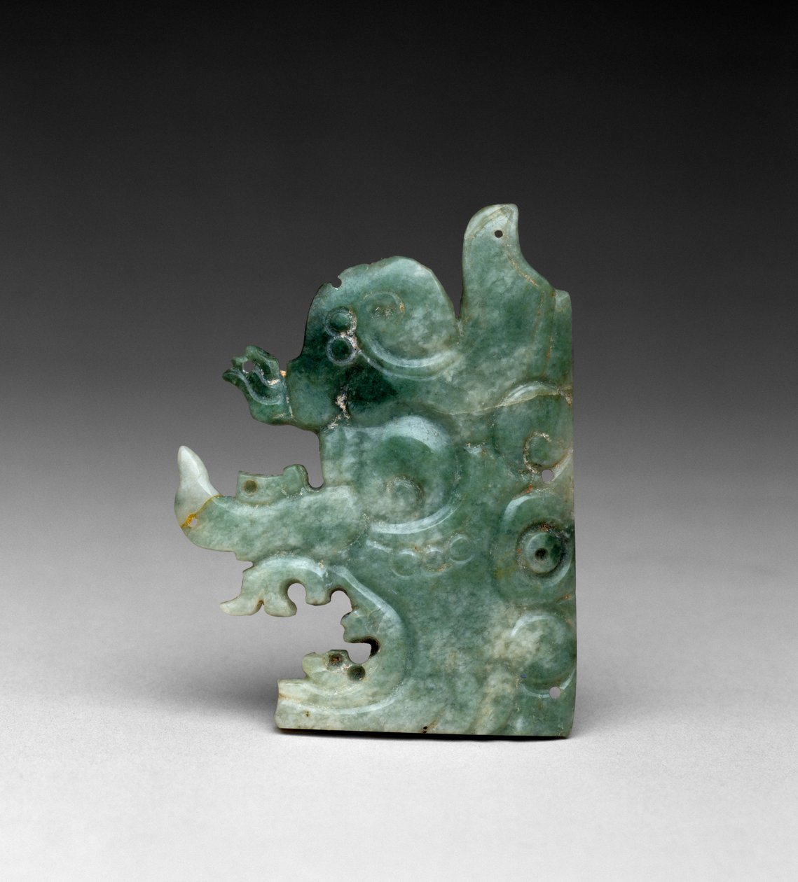 Hodeplagg Ornament med hodet til Jester God, Late Classic, 550-800 (jadeitt) av Mayan