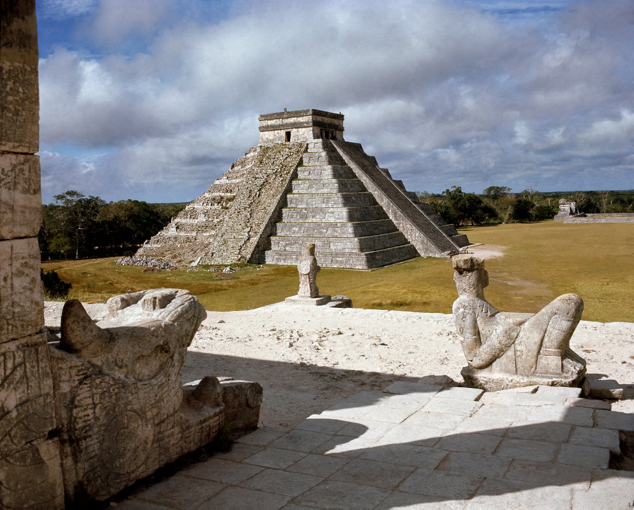 Castillo fra krigernes tempel, 750-1200 av Mayan