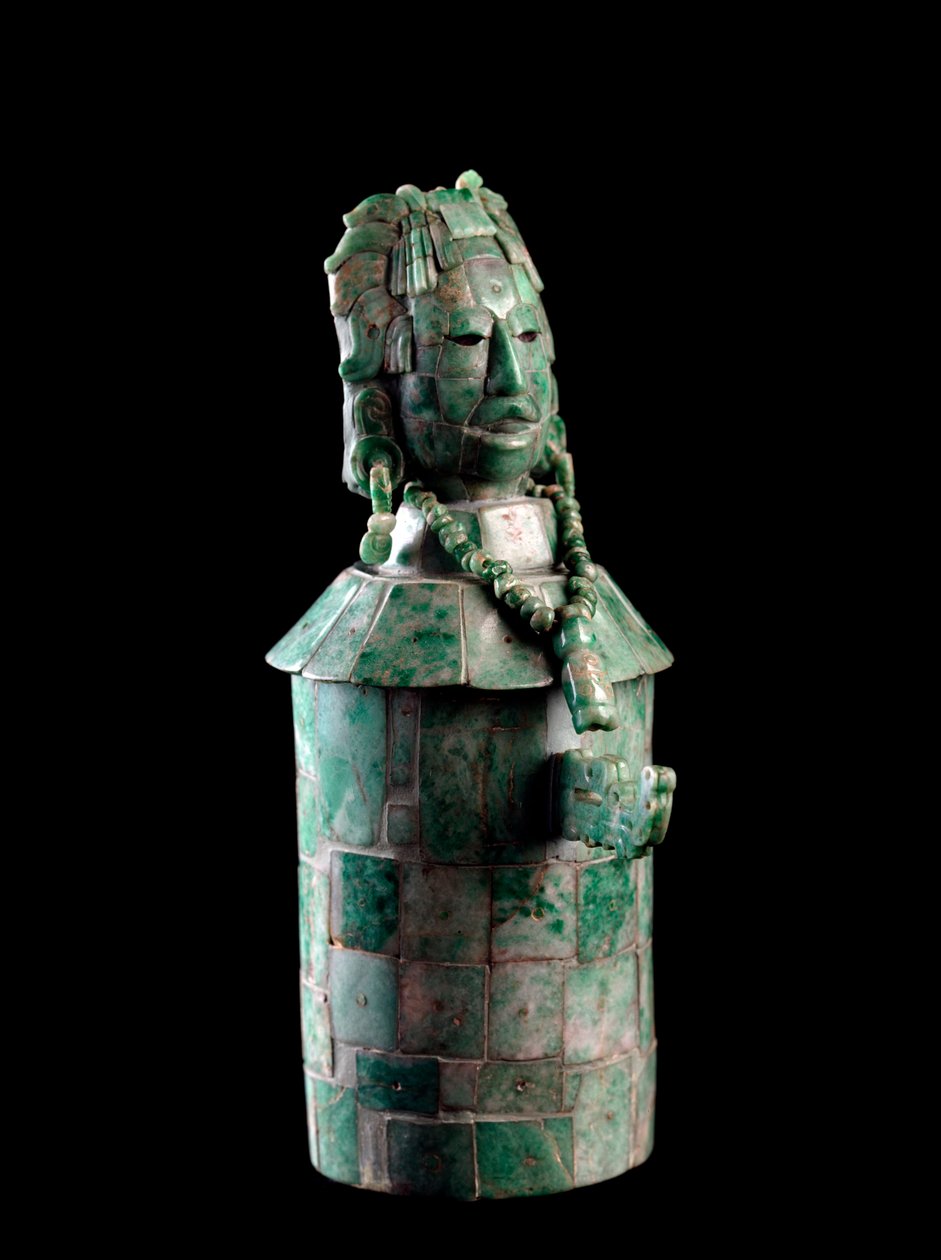 Sylindrisk vase med jadeittmosaikk, lokket er et mannshode med fjærhodeplagg. Fra Tikal, ca. 250 til 900 av Mayan Mayan