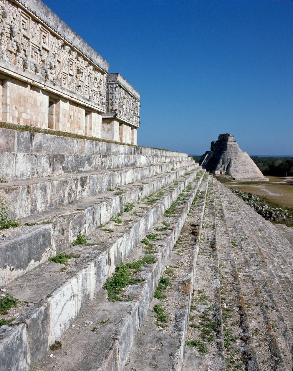 Guvernørpalasset og magikerens pyramide, 600-tallet av Mayan Mayan