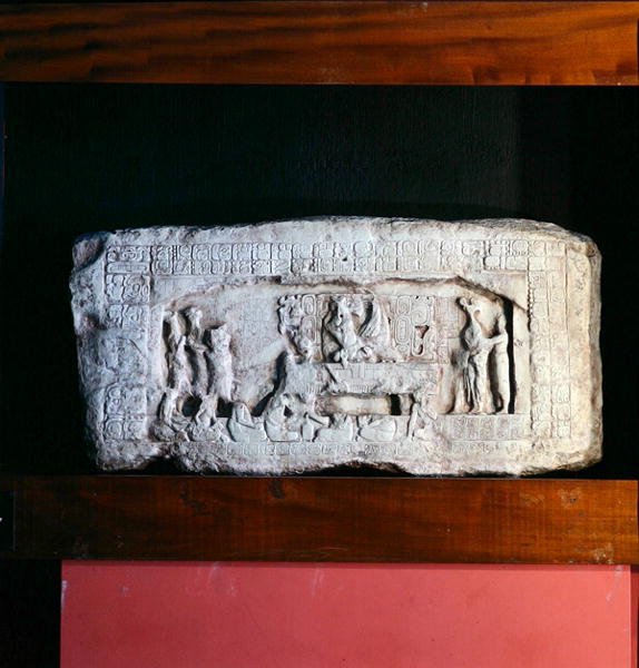 Overligger 3 fra Piedras Negras, Peten, Guatemala, sen klassisk periode (600-900 e.Kr.) (stein) av Mayan Mayan