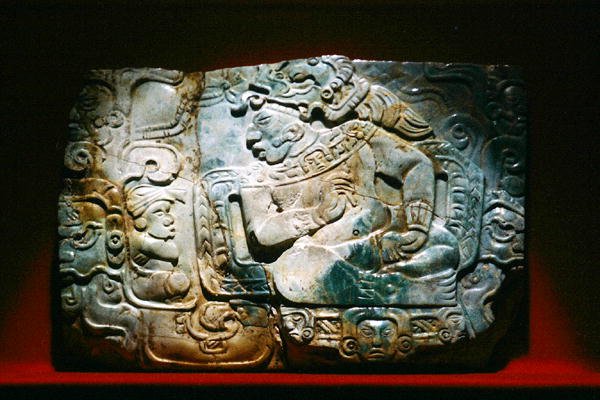 Pectoral of the King and Courtier, fra Nebaj, Guatemala, klassisk periode (jade) av Mayan Mayan