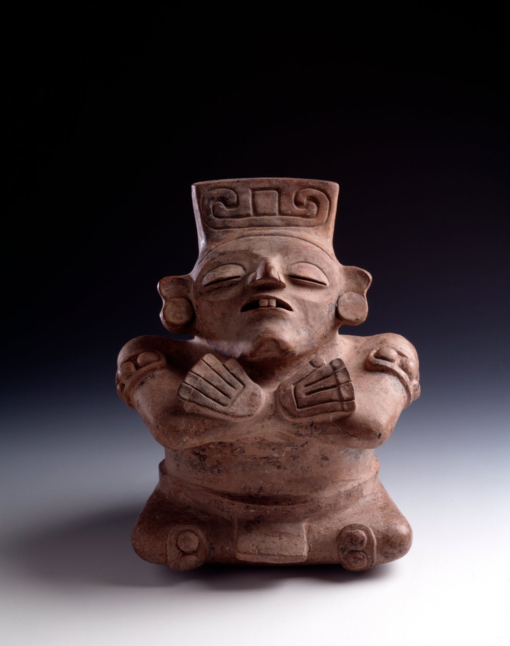 Precolombiansk kunst, Maya sivilisasjon, klassisk periode: antropomorf leirvase som viser en sittende karakter, ben og armer krysser ansiktet snur oppover. Fra La Lagunita, Quiche, Guatemala Sun. h. 25 x bredde 21,5 cm Guatemala, Museo Nazionale di Archeol av Mayan Mayan