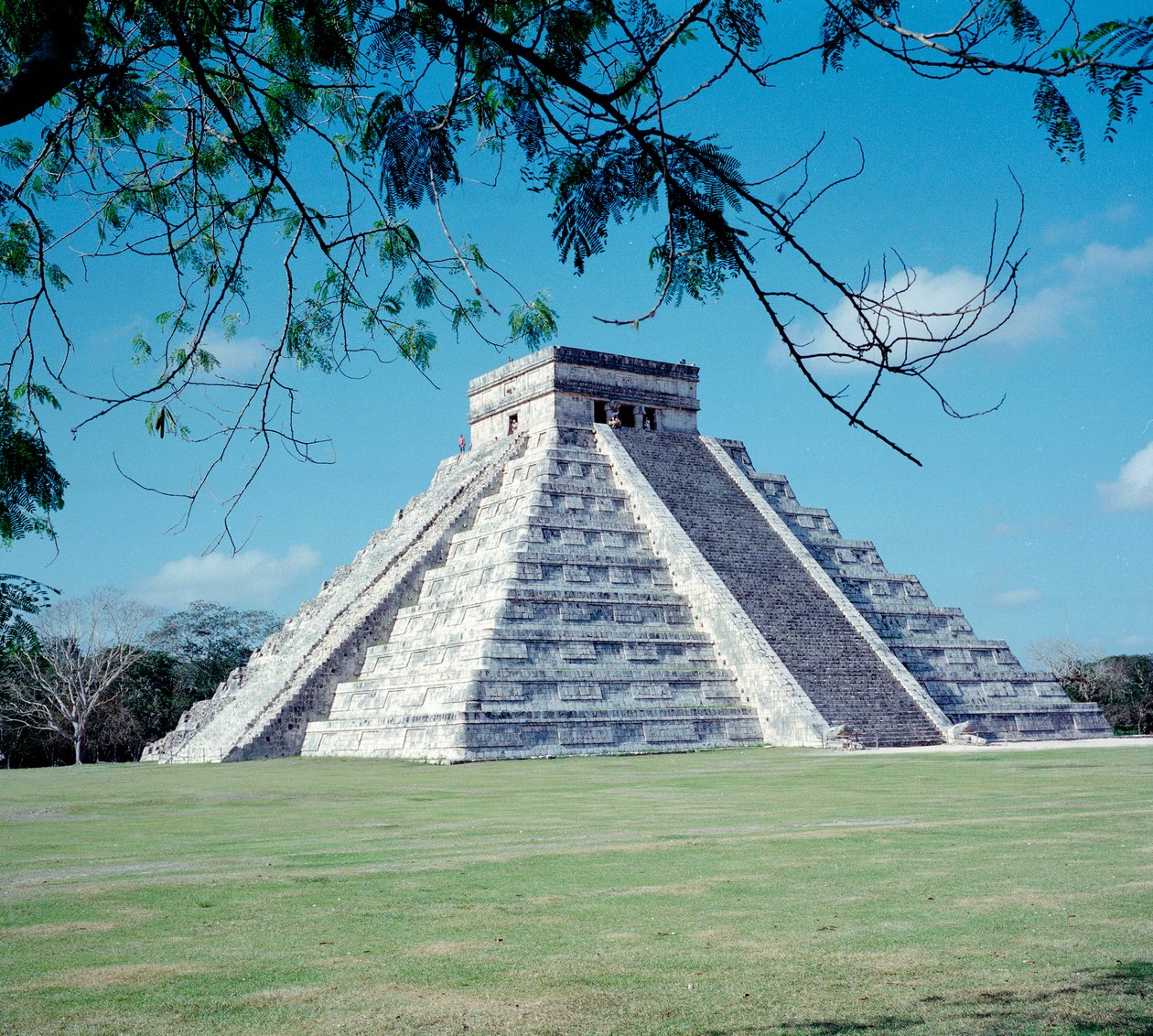 Før colombiansk sivilisasjon: utsikt over stedet til Chichen Itza i Yucatan-regionen. Maya sivilisasjon, klassisk periode og Maya renessanse, 750-1200 e.Kr. Mexico av Mayan Mayan