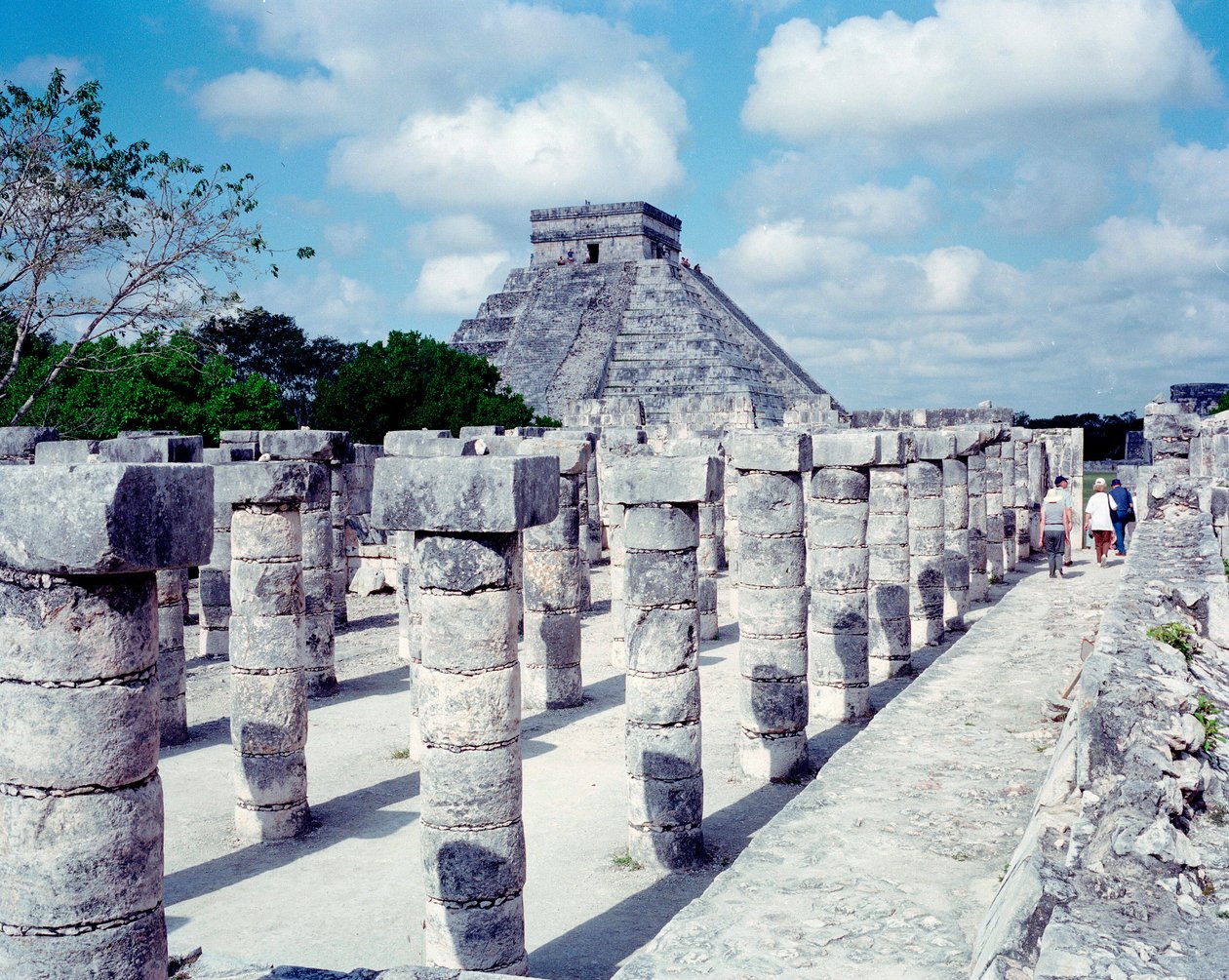 Før colombiansk sivilisasjon: utsikt over stedet til Chichen Itza i Yucatan-regionen. Maya sivilisasjon, klassisk periode og Maya renessanse, 750-1200 e.Kr. Mexico av Mayan Mayan
