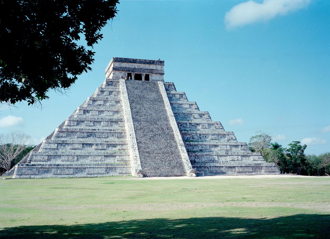 Før colombiansk sivilisasjon: utsikt over stedet til Chichen Itza i Yucatan-regionen. Maya sivilisasjon, klassisk periode og Maya renessanse, 750-1200 e.Kr. Mexico av Mayan Mayan