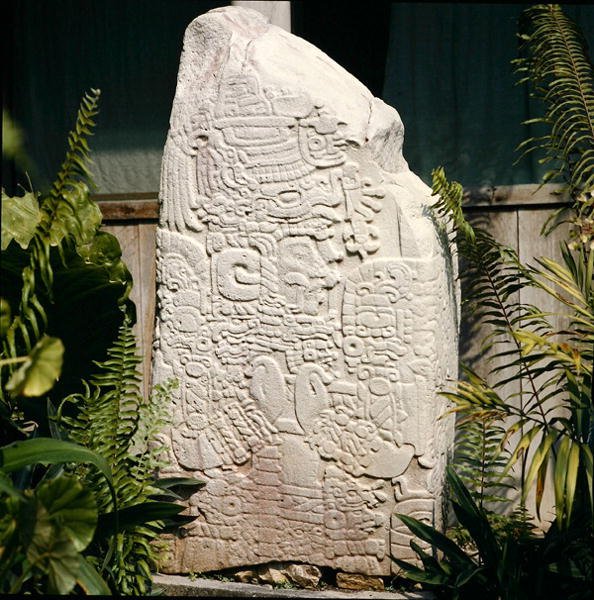 Stele 2 fra Tikal, tidlig klassisk periode (300–600 e.Kr.) (stein) av Mayan Mayan