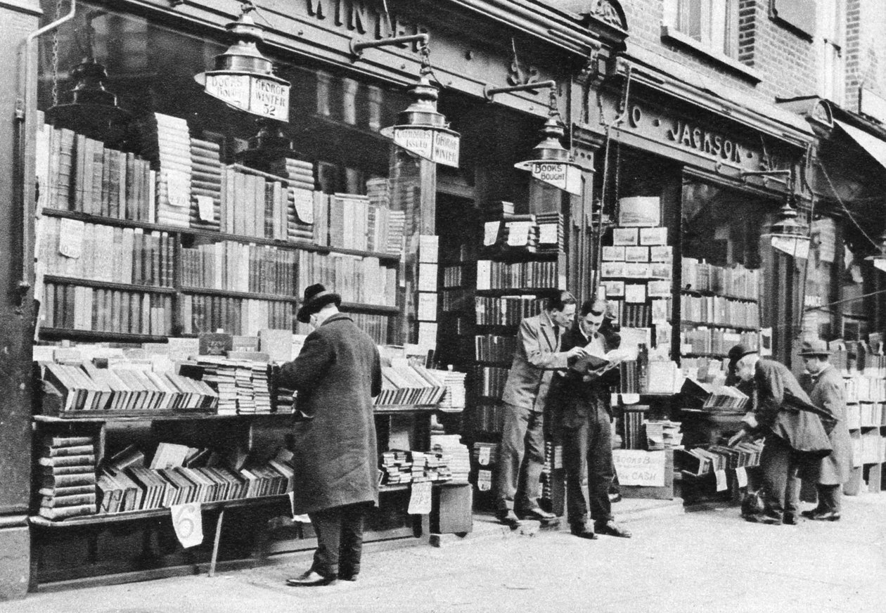 En bokhandel i Charing Cross Road, London, 1926-1927. av McLeish