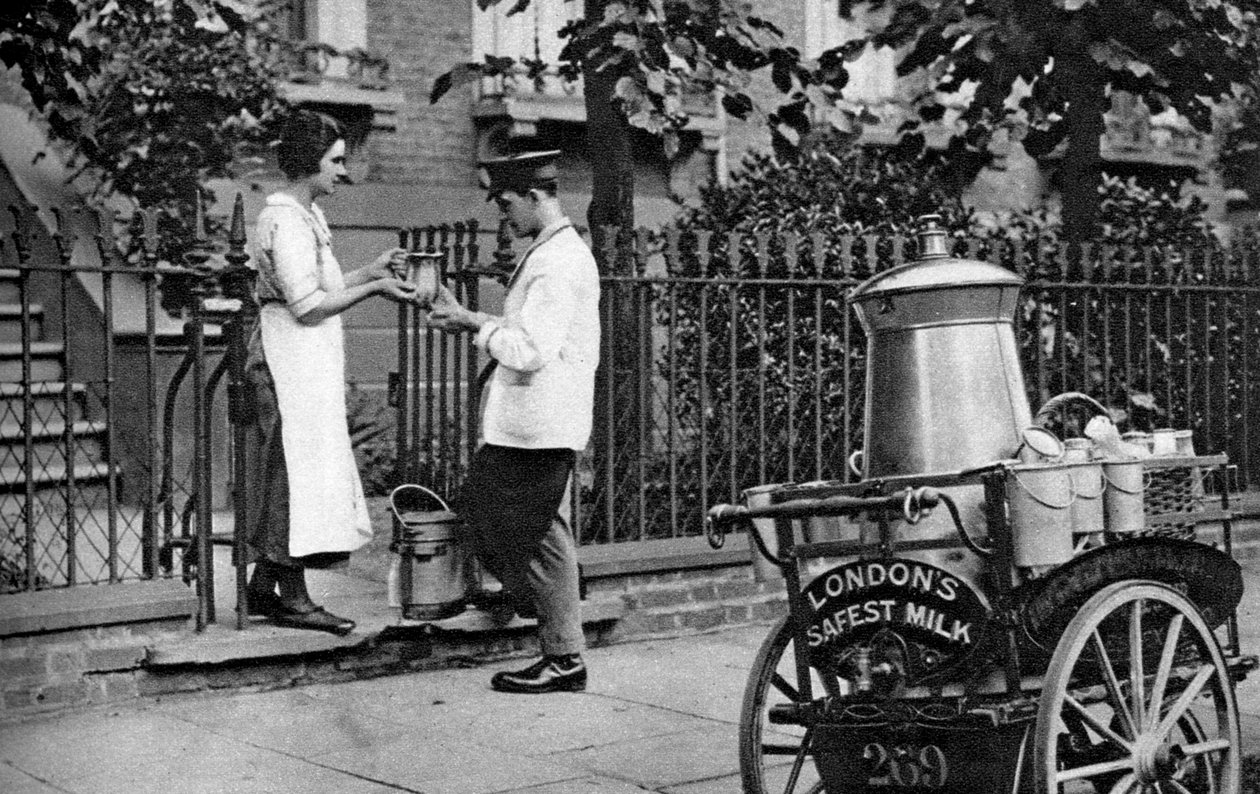 Milkman, Nord-London, 1926-1927 av McLeish