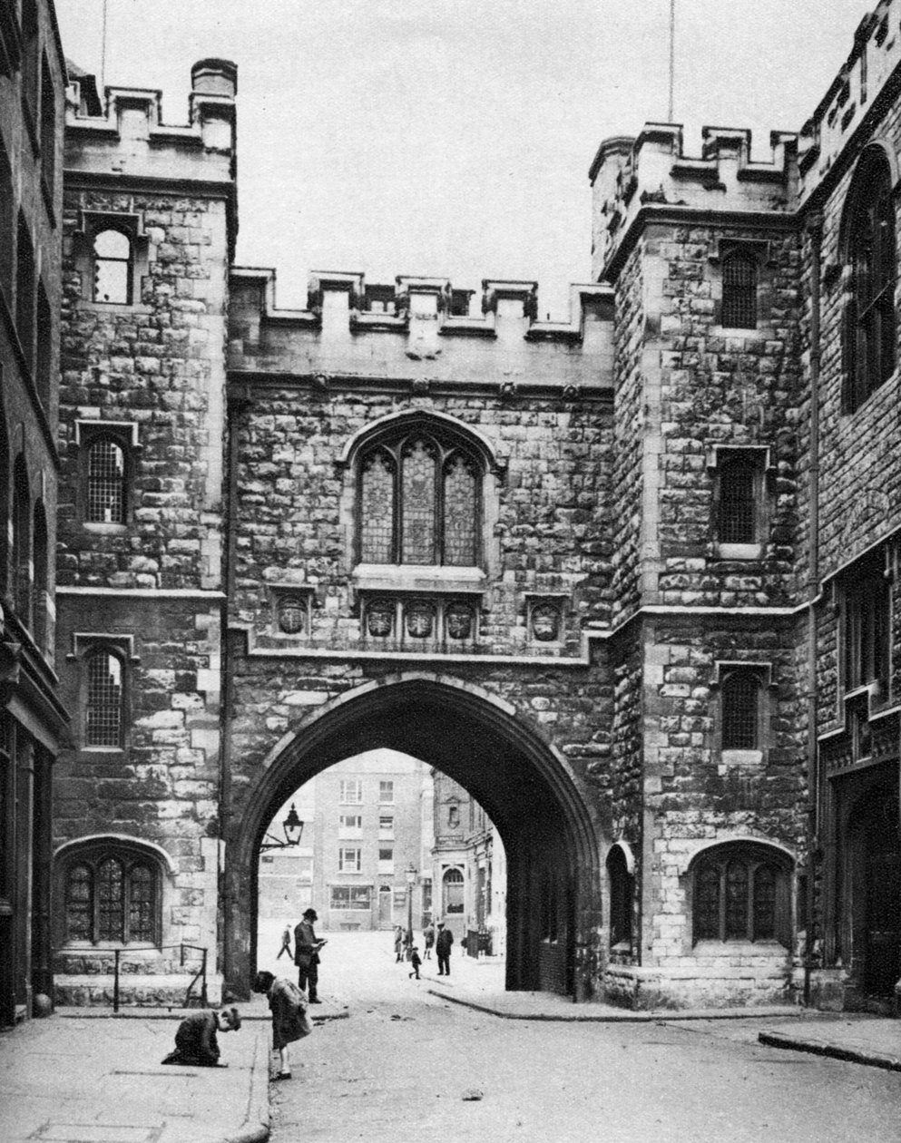 St Johns Gate på en søndag, Clerkenwell, London, 1926-1927 av McLeish