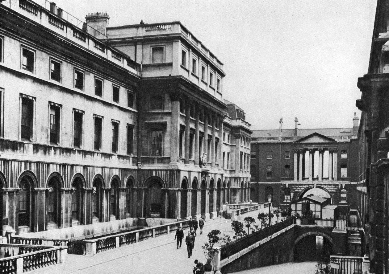 Den østlige fløyen til Somerset House, London, 1926-1927. av McLeish