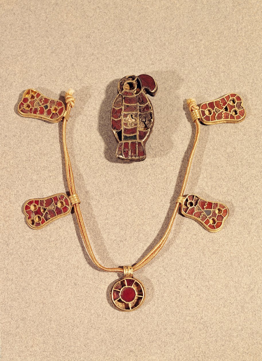 Ørneformet brosje og et halskjede, 4.-6. århundre (gull og cloisonne-emalje) av Merovingian