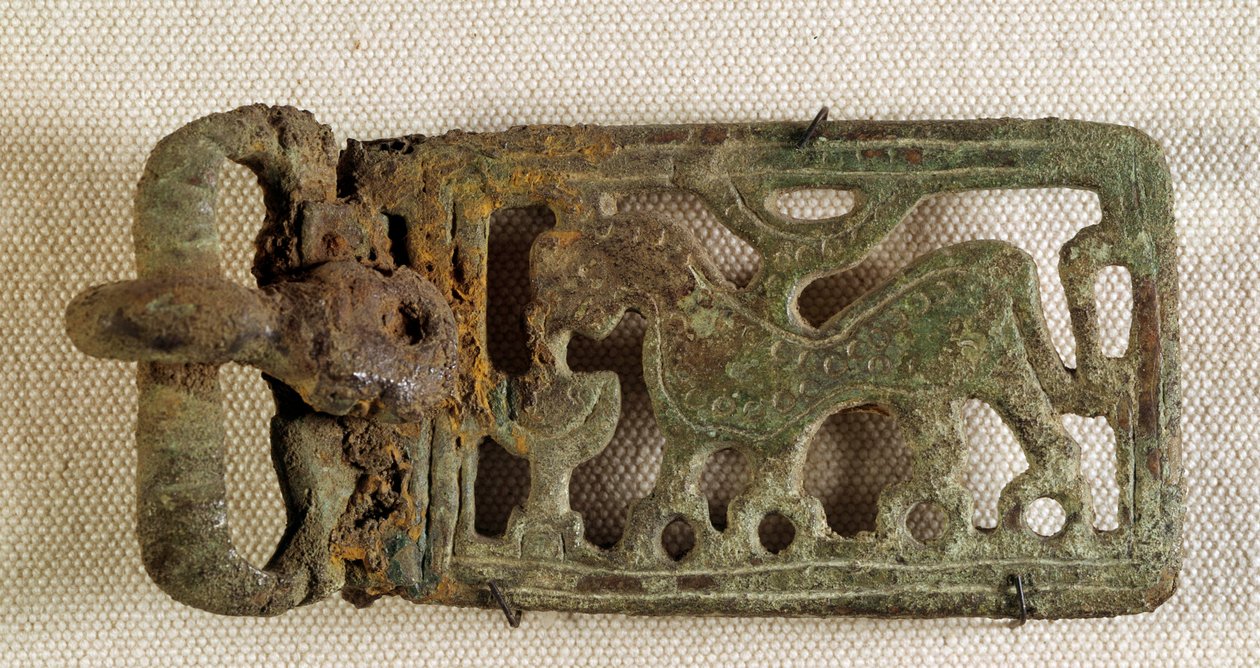 Merovingerkunst: beltespenne som representerer et fantastisk dyr. Gallia 600-tallet. Nasjonalmuseet for arkeologi i Saint Germain en Laye av Merovingian Merovingian