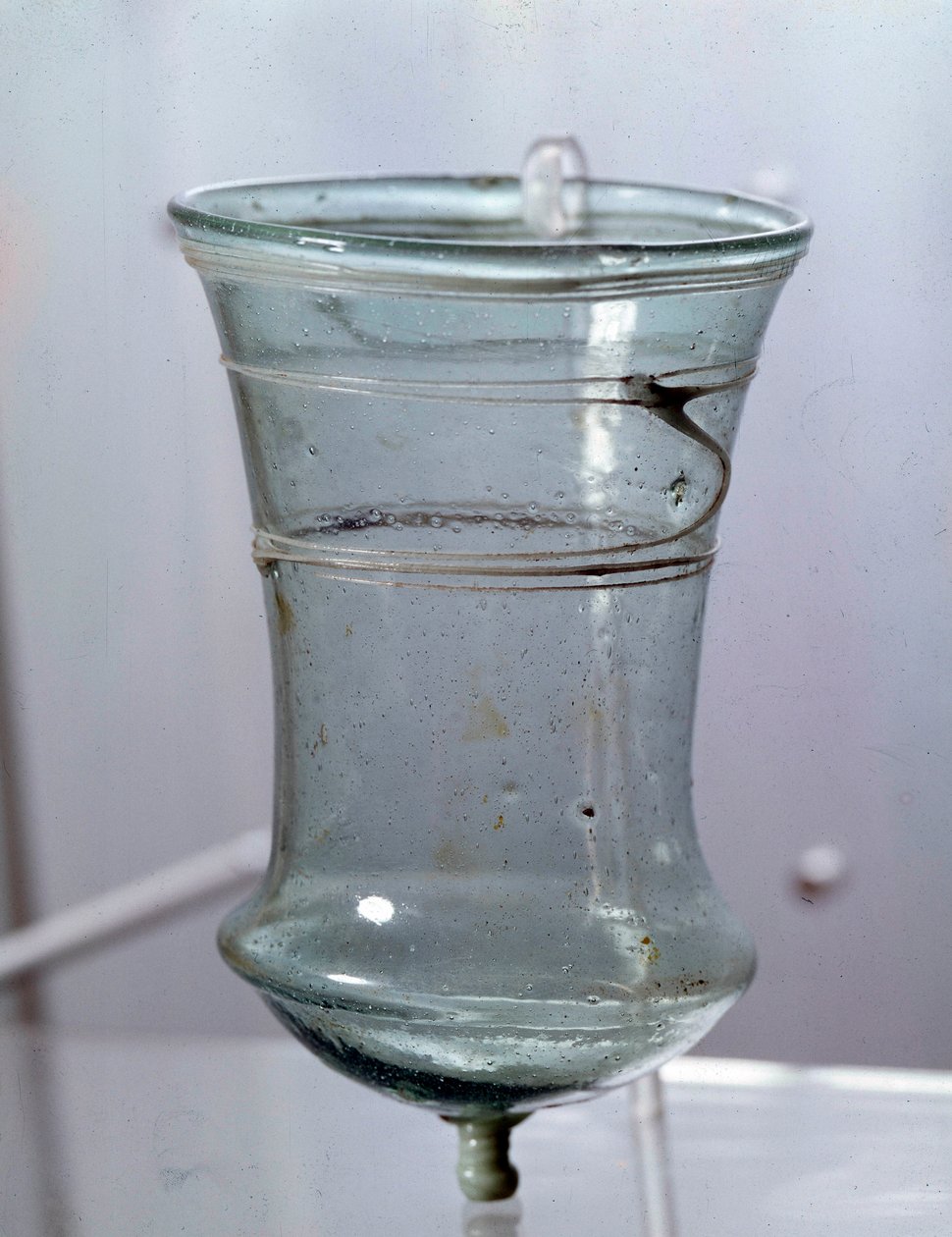 Merovingerkunst: glass. Gallia 600-tallet. Nasjonalmuseet for arkeologi i Saint Germain en Laye av Merovingian Merovingian
