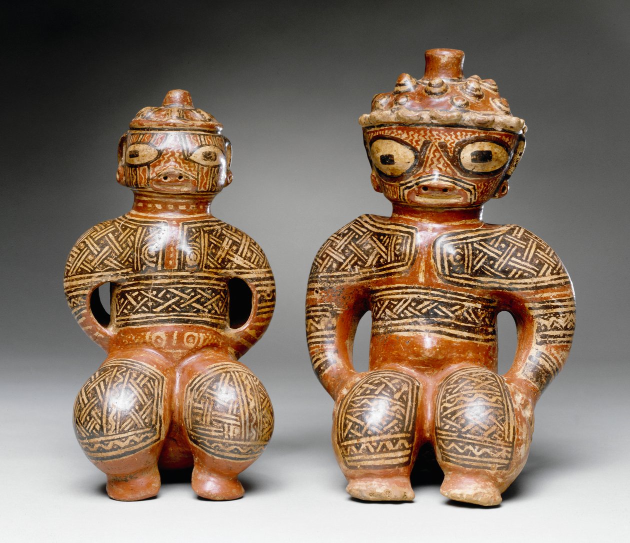To sittende figurer, Nosara, Nicoya, 800-1100 (keramikk) av Mesoamerican