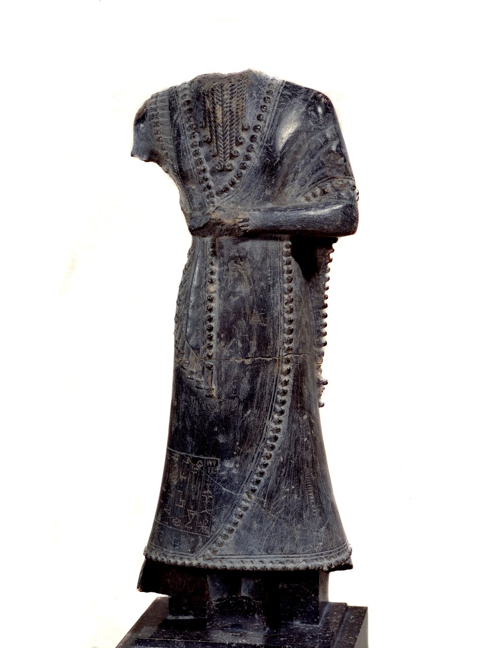 Mesopotamia: acefal statuett i steatitt av Idi-Ilum, guvernør i Mari, dediee til gudinnen Ishtar. 1800 f.Kr. ca. Søn 0,41 m Paris, Louvre-museet av Mesopotamian