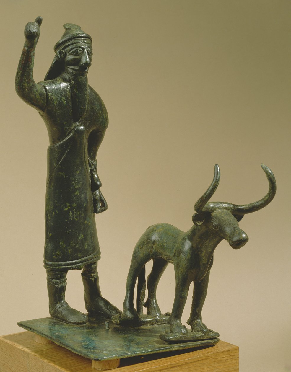 Mann med en okse, fra din Hammurabi-periode, ca. 1800-1600 f.Kr. (bronse) av Mesopotamian Mesopotamian