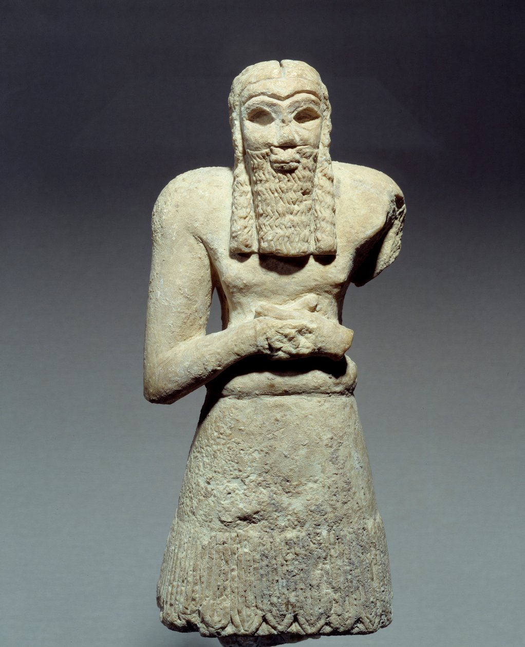 Orientalske antikviteter: statuett i kalkstein av orant sverget til prins Ginak. Mesopotamia. 2750 f.Kr. Søn 0,26 m Paris, Musée du Louvre av Mesopotamian Mesopotamian