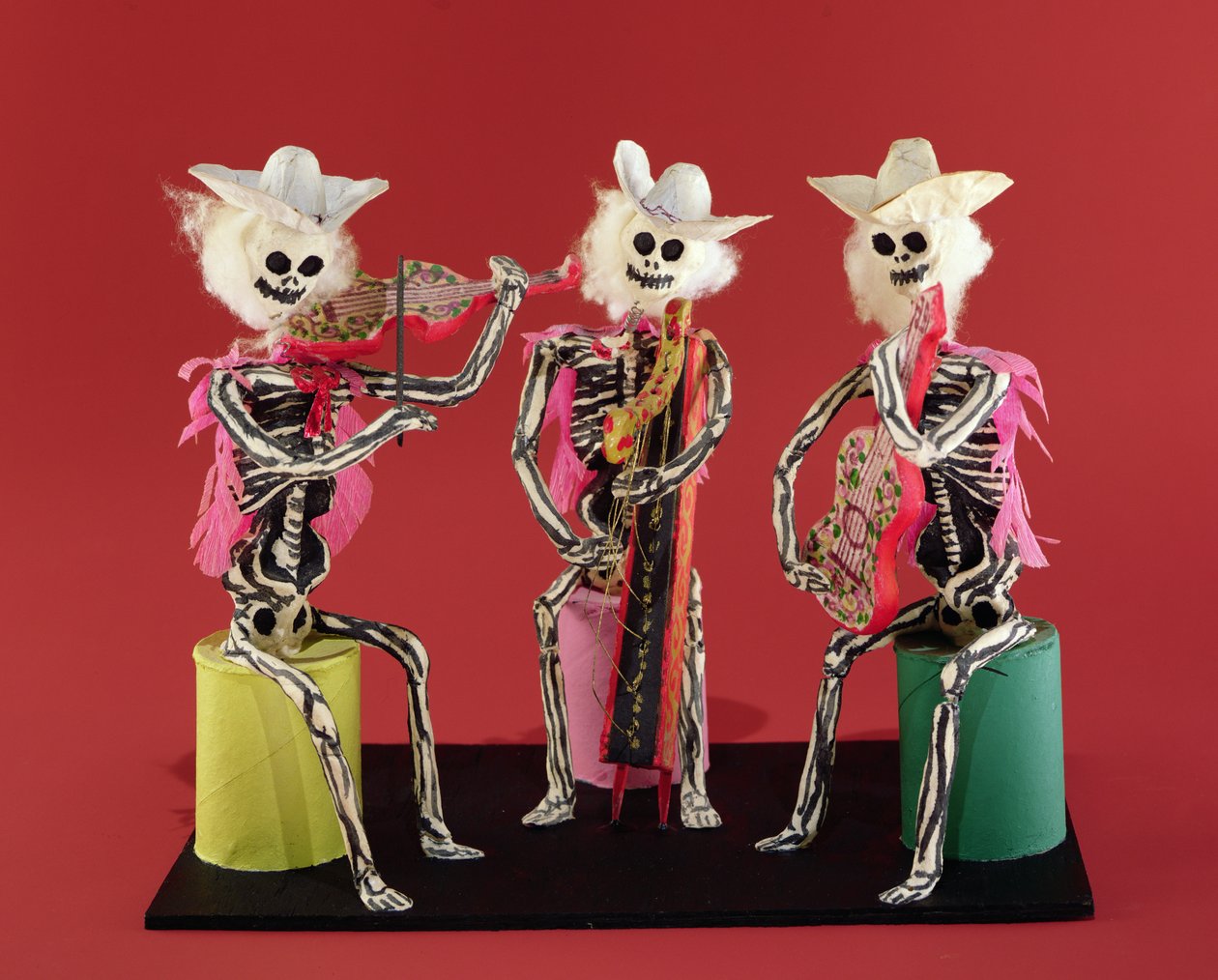 De dødes dag: Mariachi, fra Oaxaca (papier mache) av Mexican School