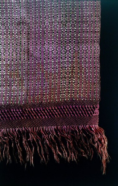 Detalj av en rebozo, sent på 1800-tallet (silke, bomull, naturlige fargestoffer og gulltråd) av Mexican School