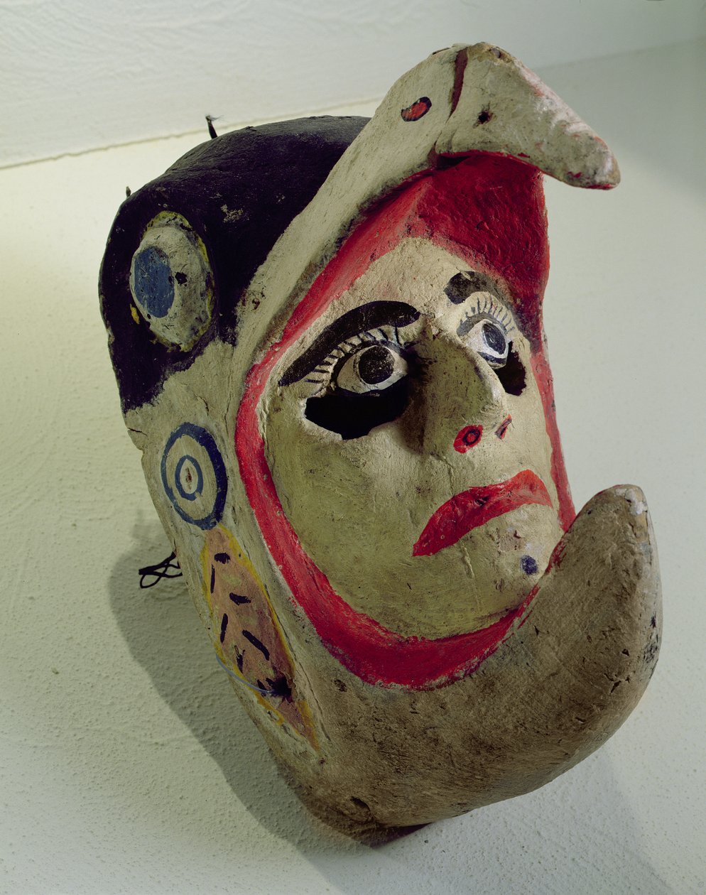 Eagle warrior maske (malt tre) av Mexican School
