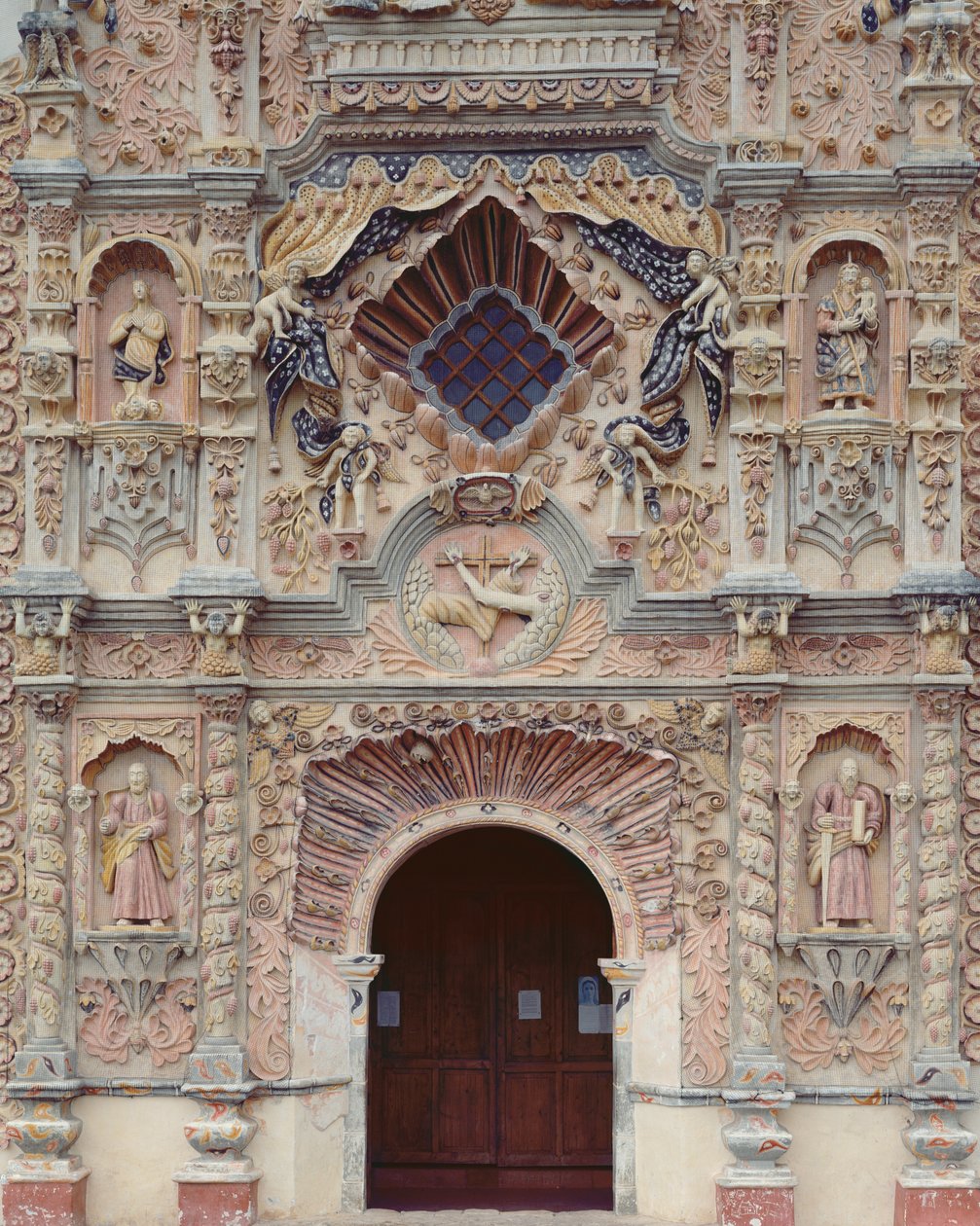 Fasade til Franciscan Mission Church of Saint Francis, 1754-62 av Mexican School