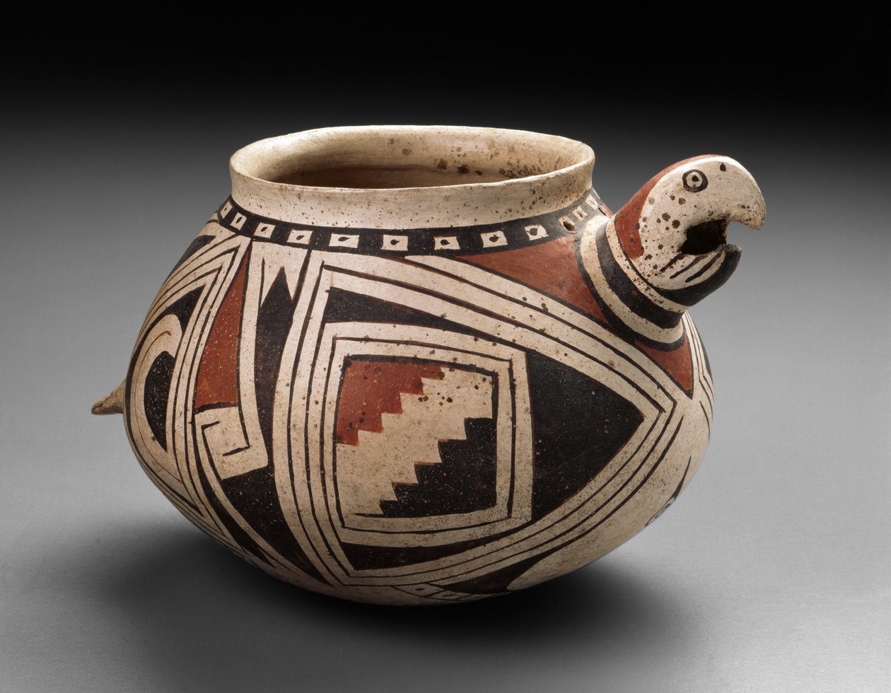 Mogollon arabolle, Tardio Period, 1300-50 (lertøy med polykrom slip-maleri) av Mexican School