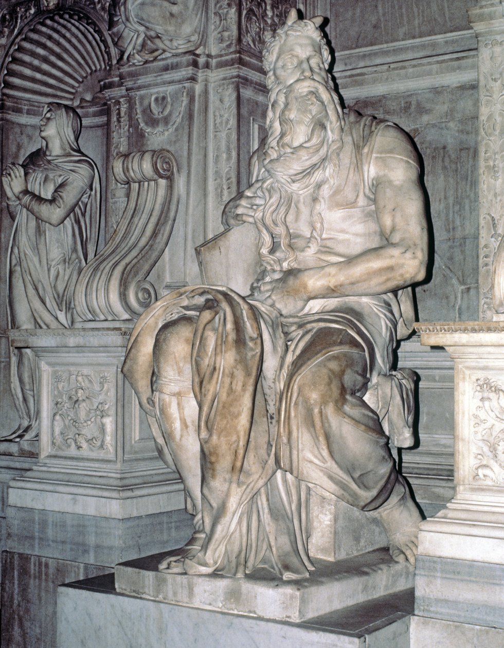 Moses, skulptur fra graven til pave Julius II (1453-1513) 1513-16 (marmor) av Michelangelo Buonarroti