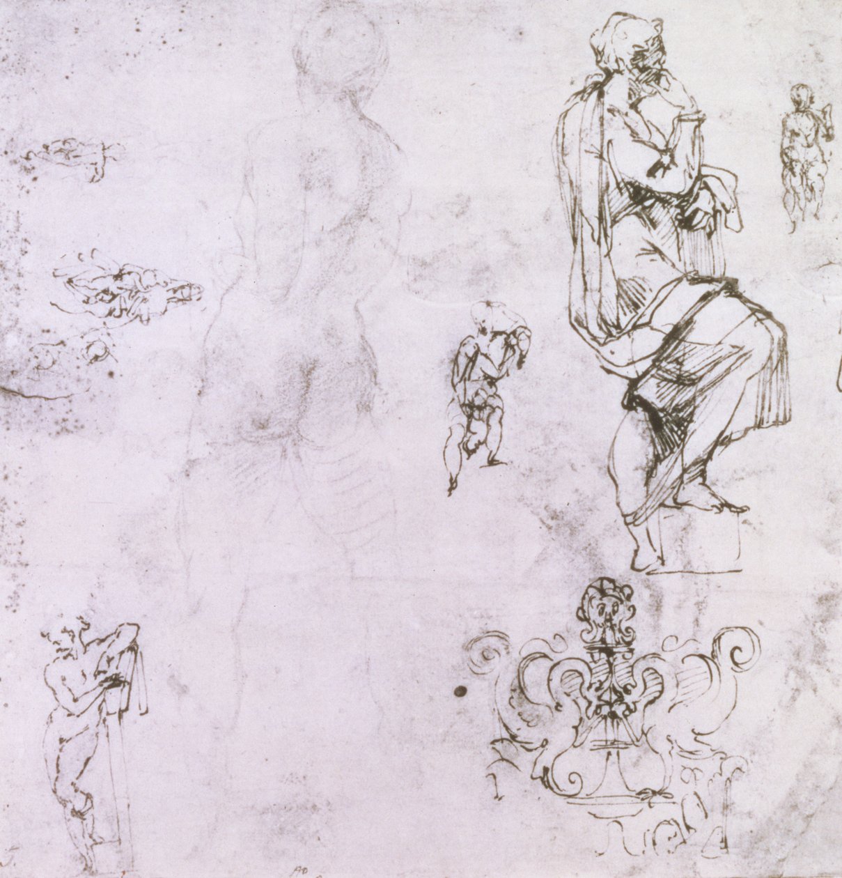 Skisser av mannlige nakenbilder, en madonna og et barn og et dekorativt emblem (penn og blekk og kull på papir) av Michelangelo Buonarroti