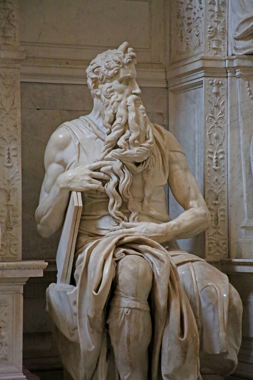 Detalj av Moses fra graven til Julius II, marmor fra 1515 av Michelangelo Buonarroti