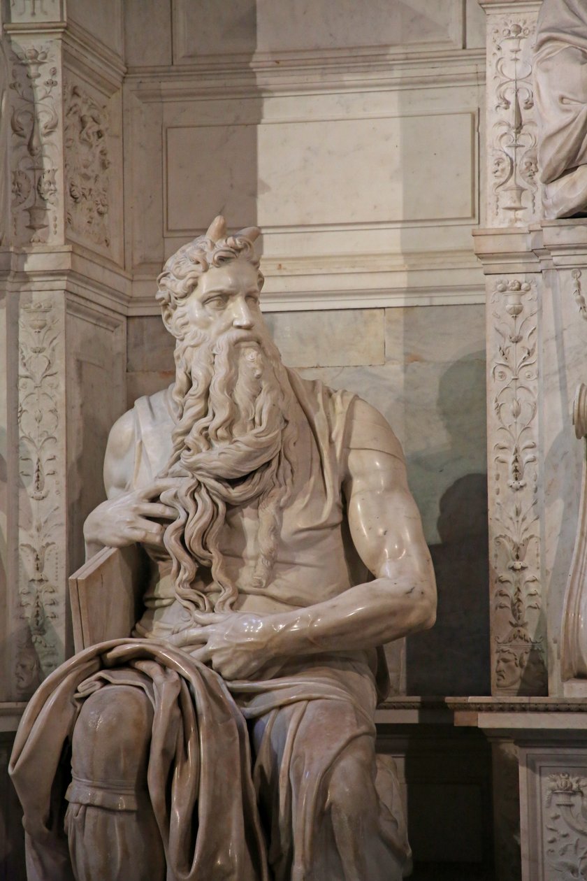 Detalj av Moses fra graven til Julius II, marmor fra 1515 av Michelangelo Buonarroti