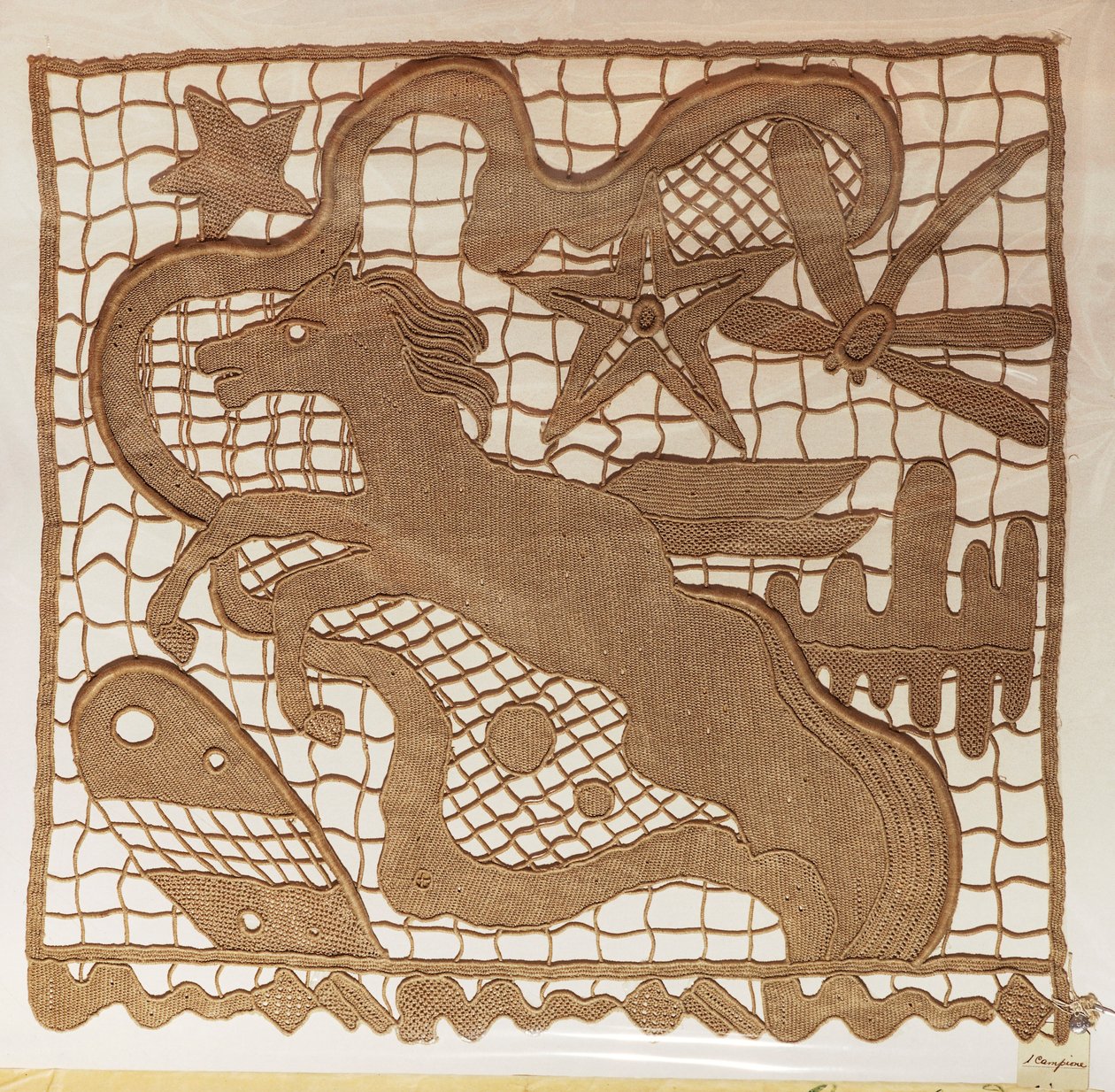 Prøve av nålekniplinger og innlegg for gardiner, med mønstre trukket fra arbeid laget av kunstneren Giulio Rosso, Michelangelo Jesurum Manufacture av Michelangelo Buonarroti