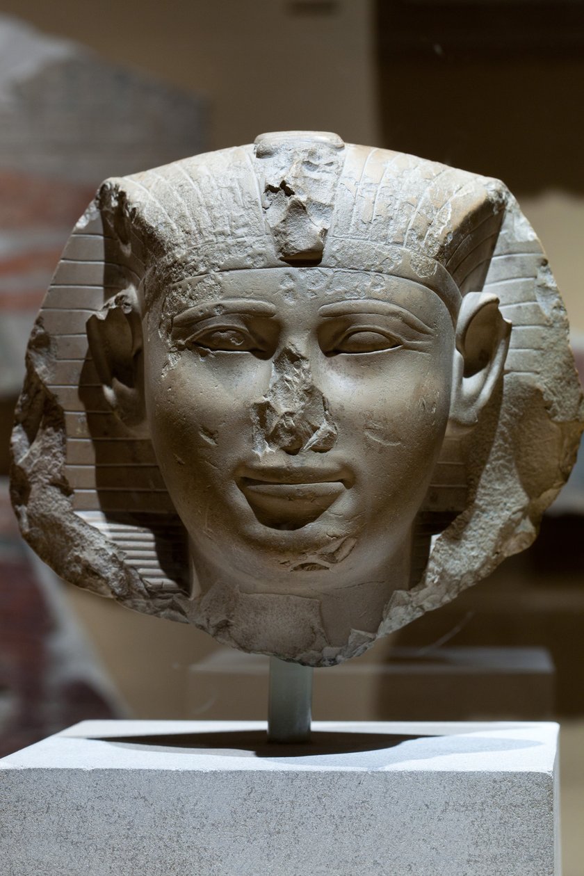 Overhode for en konge, muligens Seankhkare Mentuhotep III, ca. 2000–1988 f.Kr. (kalkstein) av Middle Kingdom Egyptian