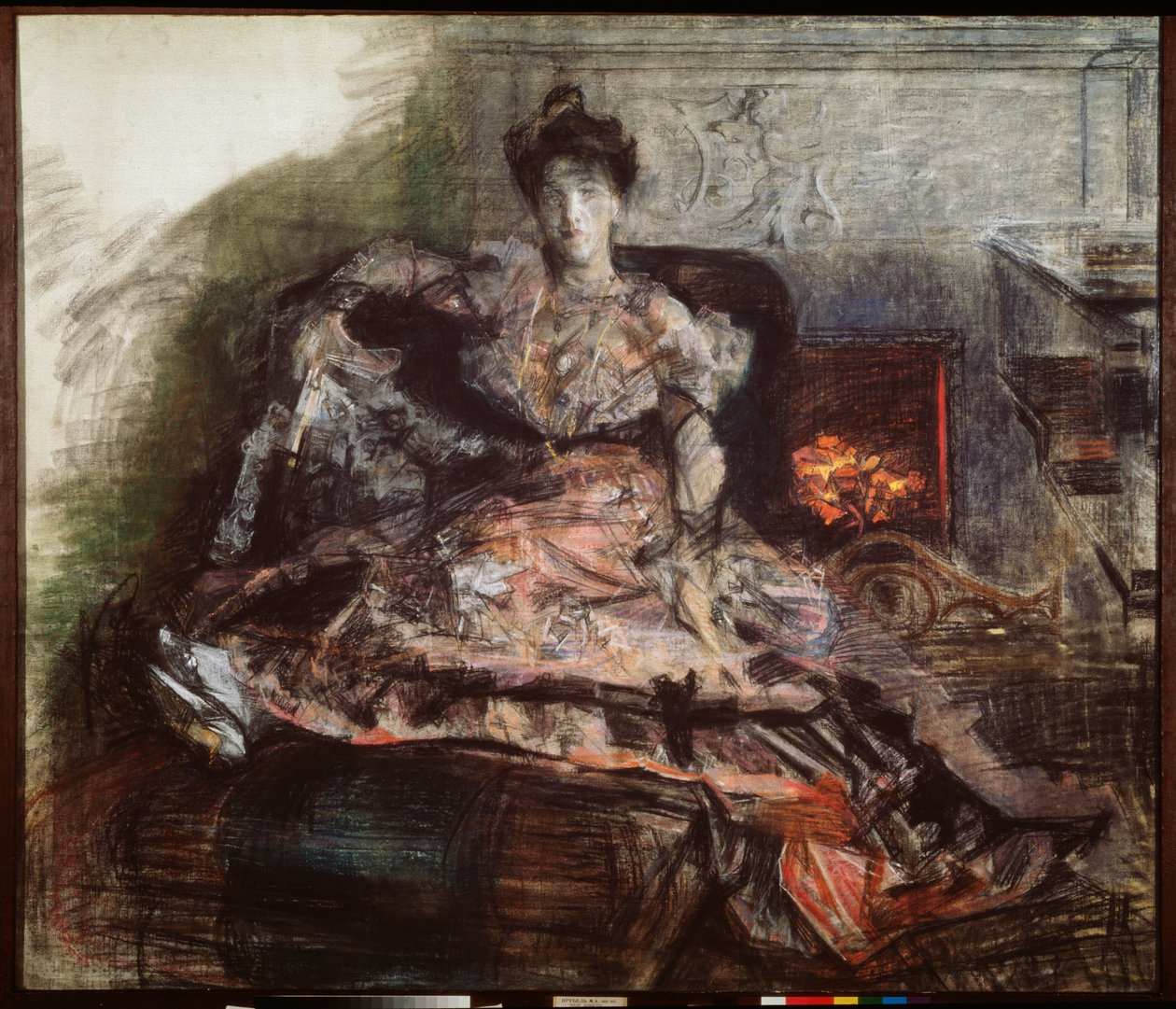 Etter konserten - Portrett av N Zabela-Vrubel ved peisen i en kjole designet av Vrubel (Foran peisen i en kjole designet av Vrubel) )-O av Mikhail Aleksandrovich Vrubel