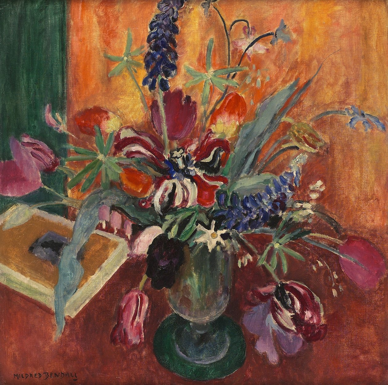 Lupiner og tulipaner, ca. 1925 av Mildred Bendall