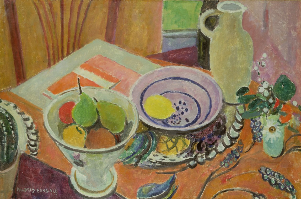 Keramikk og frukt på et bord av Mildred Bendall