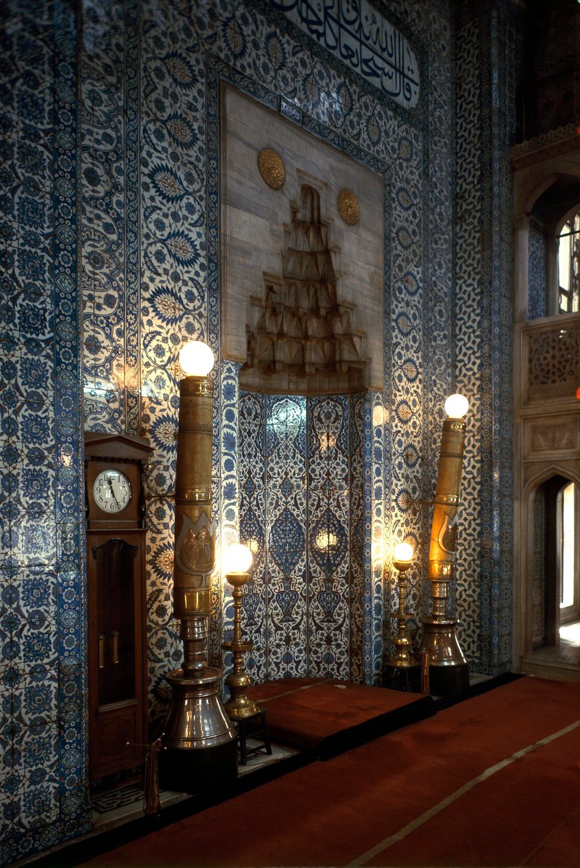 Innvendig utsikt over Rustem Pasha-moskeen (1560-1564) av Mimar Sinan